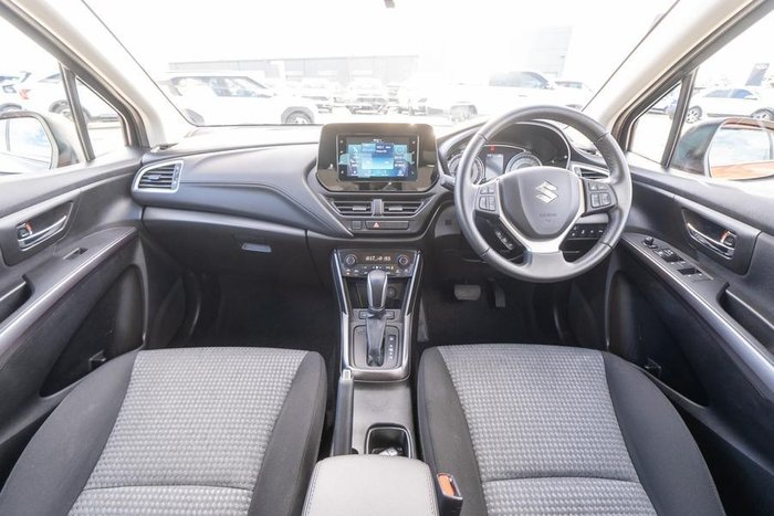 2023 Suzuki S-Cross GL+