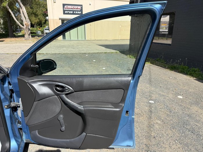 2003 Ford Focus CL LR MY03 Capri Blue