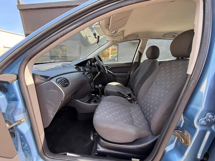 2003 Ford Focus CL LR MY03 Capri Blue