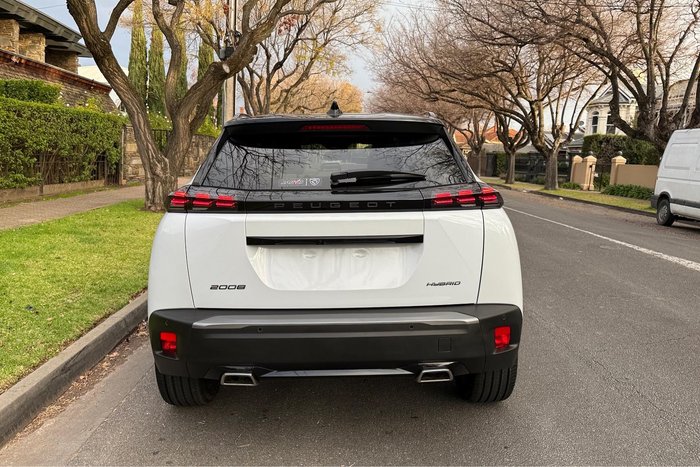 2024 Peugeot 2008 GT Hybrid