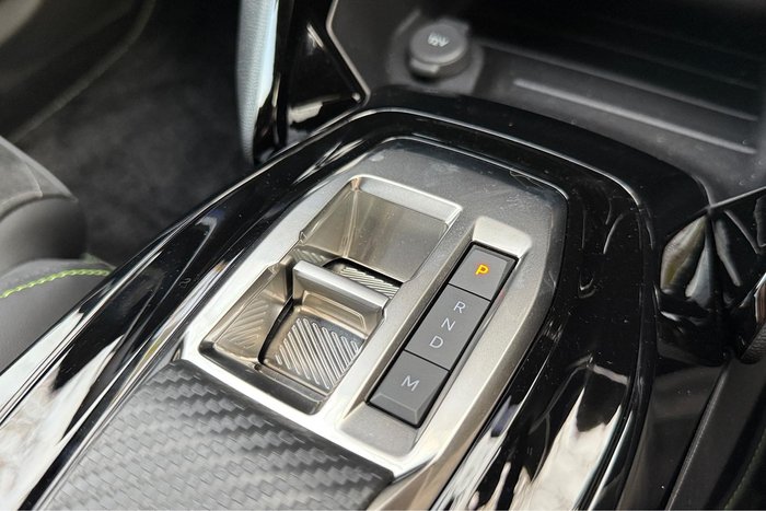 2024 Peugeot 2008 GT Hybrid