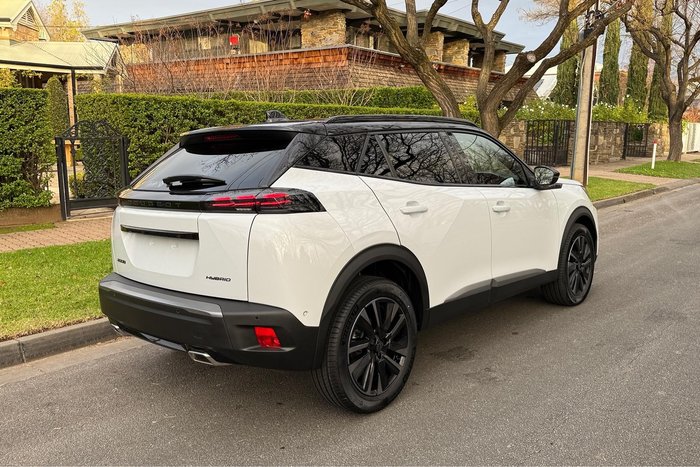 2024 Peugeot 2008 GT Hybrid