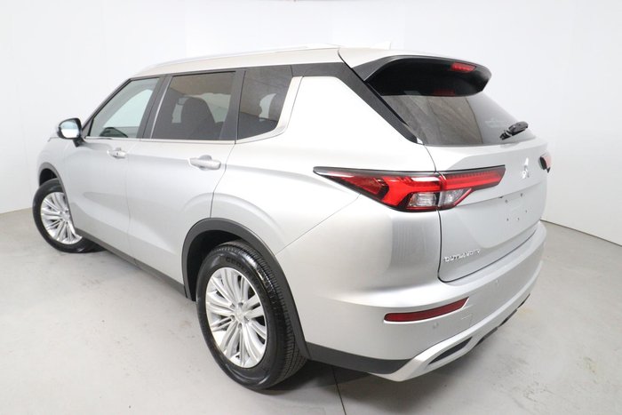 2023 Mitsubishi Outlander LS