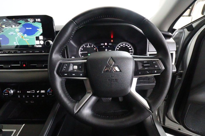 2023 Mitsubishi Outlander LS