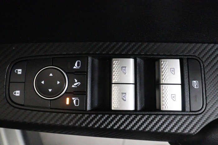 2023 Mitsubishi Outlander LS