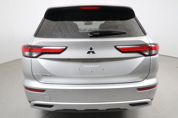 2023 Mitsubishi Outlander LS