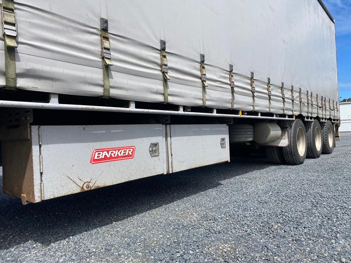 2017 Barker Drop Deck Mezzanine Floor B Double Combination