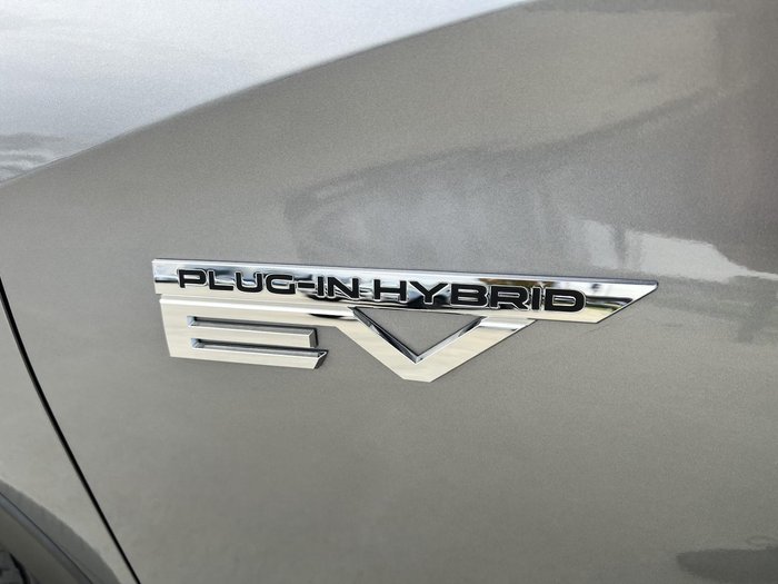 2022 Mitsubishi Outlander PHEV Exceed