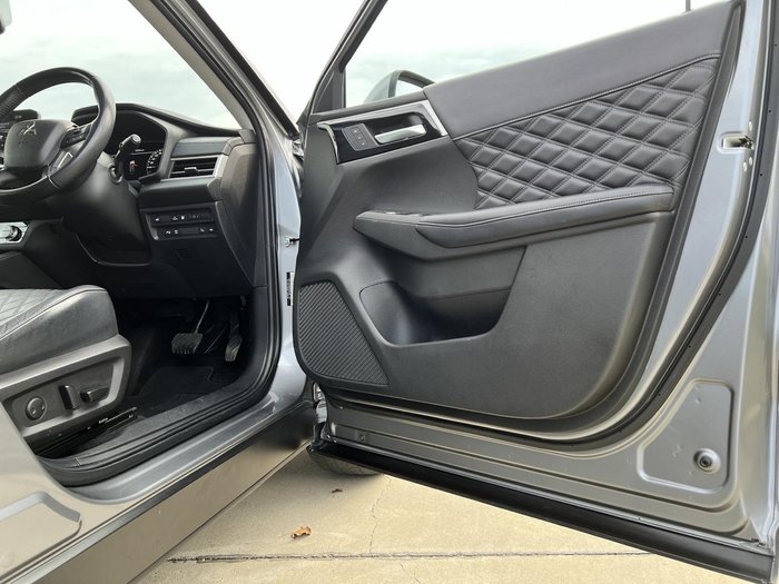 2022 Mitsubishi Outlander PHEV Exceed