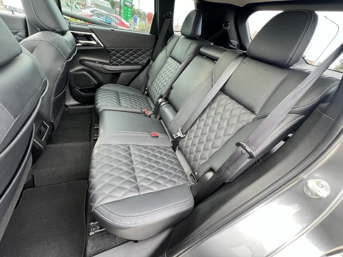 2022 Mitsubishi Outlander PHEV Exceed