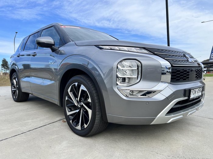 2022 Mitsubishi Outlander PHEV Exceed