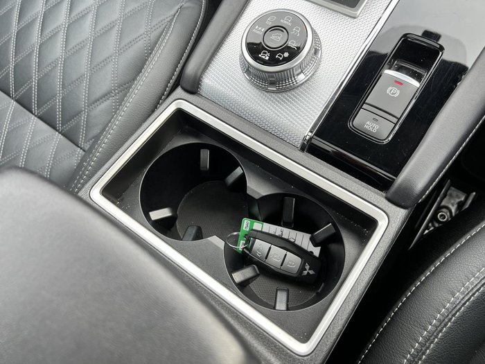 2022 Mitsubishi Outlander PHEV Exceed