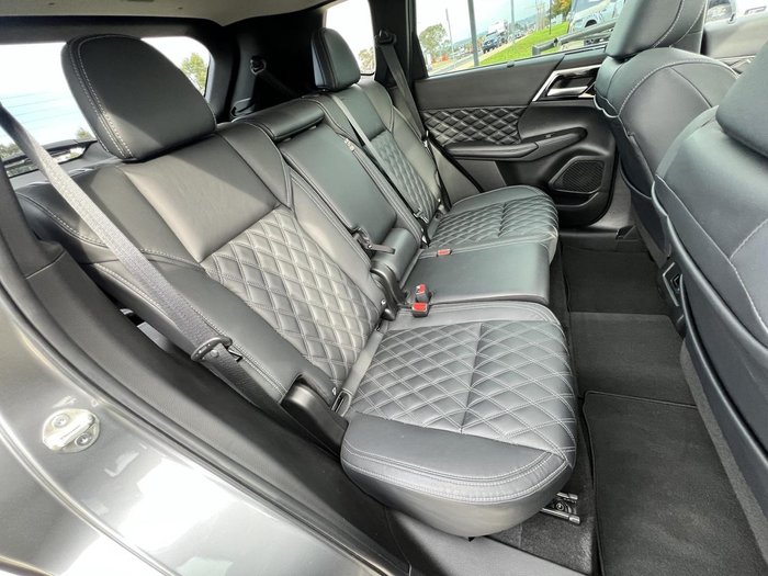 2022 Mitsubishi Outlander PHEV Exceed