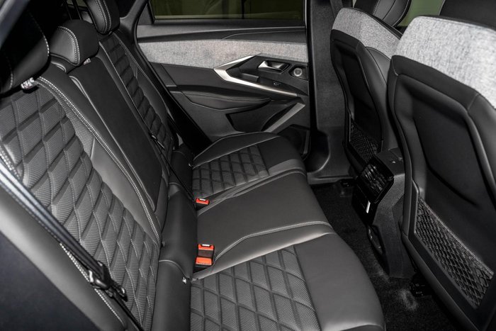 2025 Peugeot 3008 GT Premium Hybrid