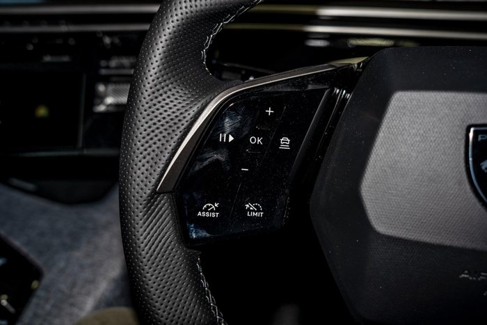 2025 Peugeot 3008 GT Premium Hybrid