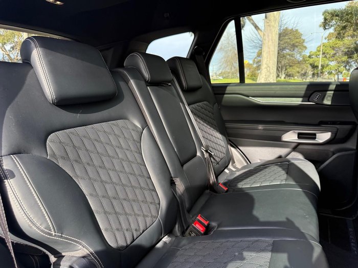 2024 Ford Everest Platinum
