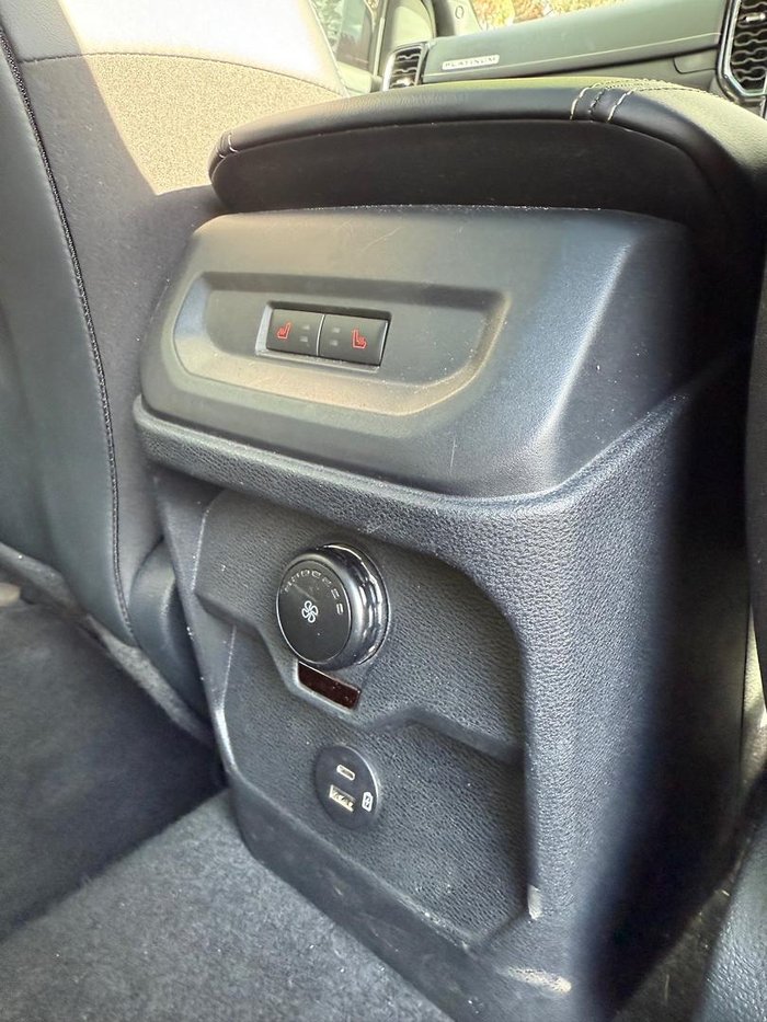 2024 Ford Everest Platinum