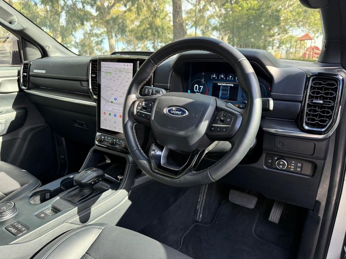2024 Ford Everest Platinum