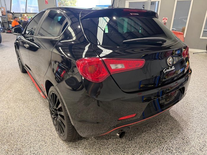 2015 Alfa Romeo Giulietta Distinctive Series 1 Alfa Black