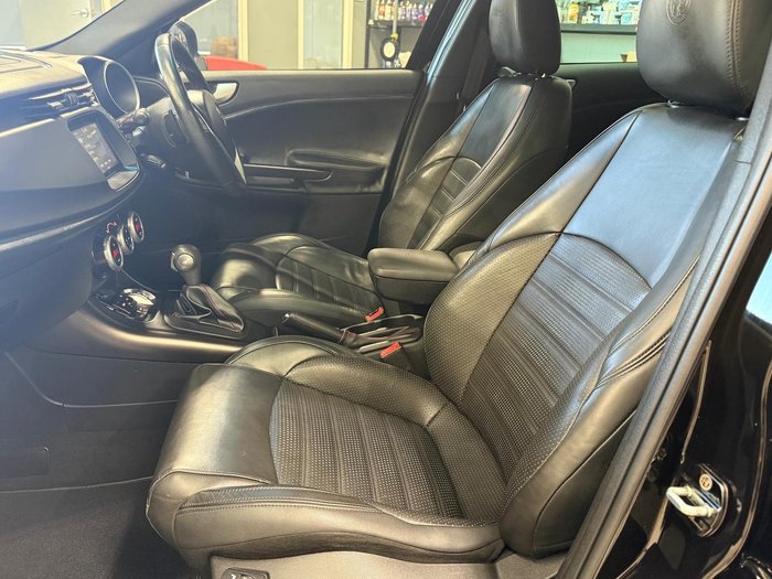 2015 Alfa Romeo Giulietta Distinctive Series 1 Alfa Black
