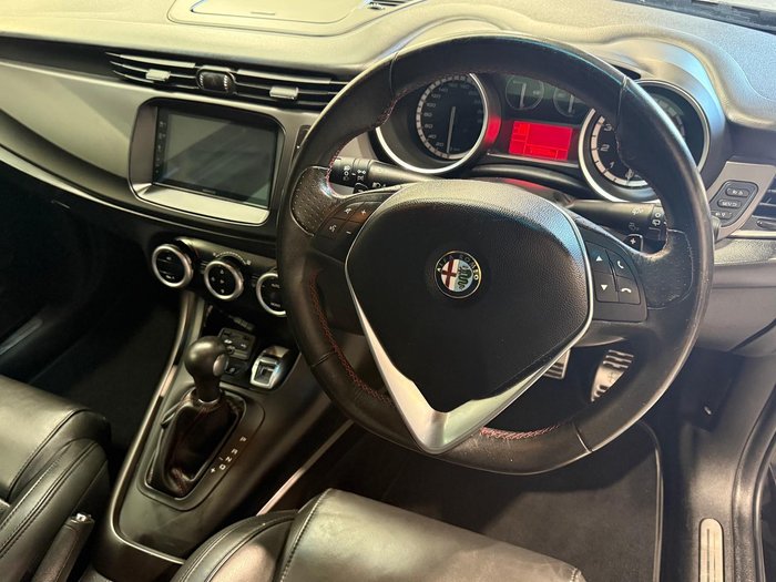 2015 Alfa Romeo Giulietta Distinctive Series 1 Alfa Black