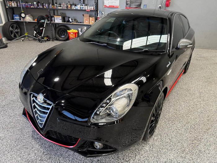 2015 Alfa Romeo Giulietta Distinctive Series 1 Alfa Black