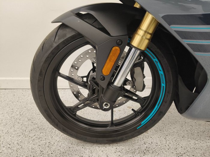 2024 CFMOTO 450 SR S grey