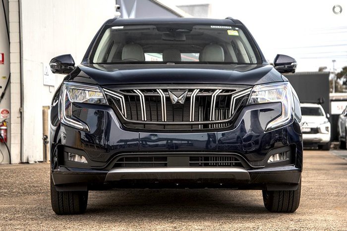 2025 Mahindra XUV700 AX7L Midnight Black