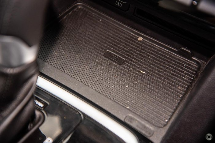 2025 Mahindra XUV700 AX7L Midnight Black