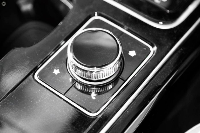 2025 Mahindra XUV700 AX7L Dazzling Silver