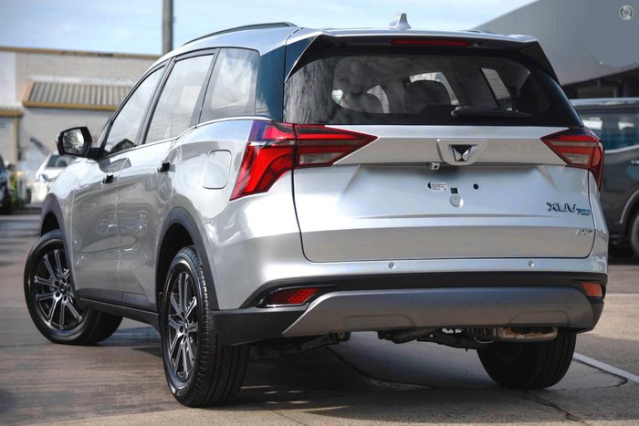 2025 Mahindra XUV700 AX7L Dazzling Silver