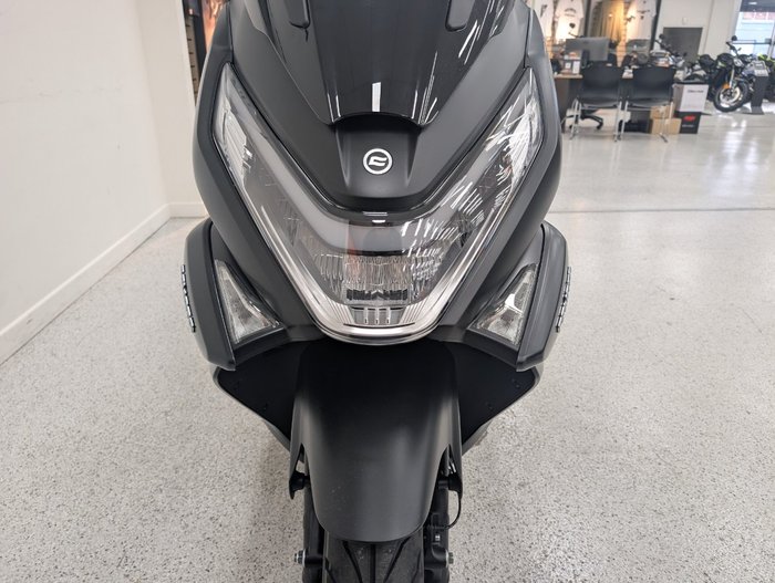 2025 CFMOTO 2025 CFMOTO 150CC 150SC Scooter ABS GEM BLACK
