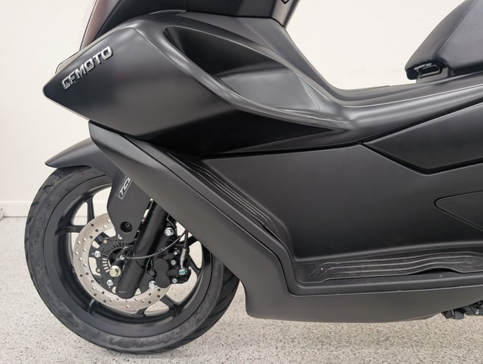 2025 CFMOTO 2025 CFMOTO 150CC 150SC Scooter ABS GEM BLACK