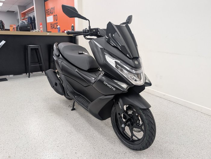 2025 CFMOTO 2025 CFMOTO 150CC 150SC Scooter ABS GEM BLACK