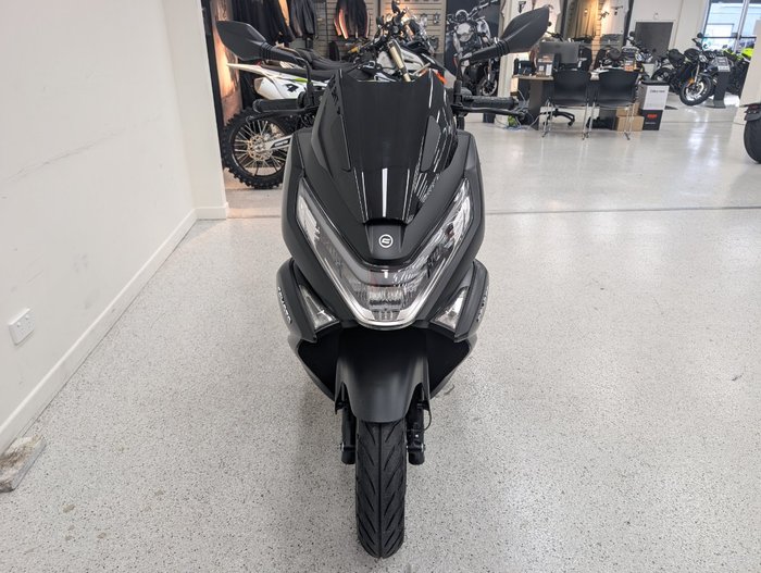2025 CFMOTO 2025 CFMOTO 150CC 150SC Scooter ABS GEM BLACK