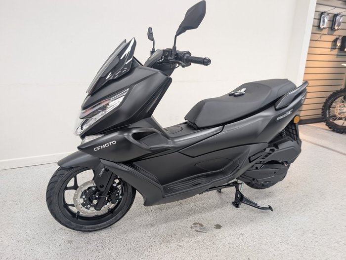 2025 CFMOTO 2025 CFMOTO 150CC 150SC Scooter ABS GEM BLACK