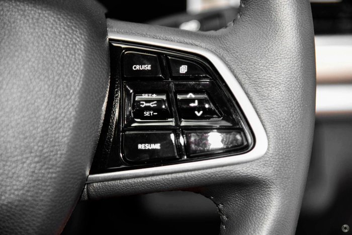 2025 Mahindra XUV700 AX7L