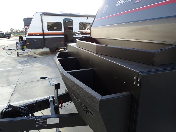 2025 JB Caravans Gator X 18' Fd Family