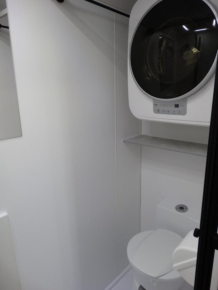 2025 JB Caravans Gator X Family Fd 18' (2 X Bunk)