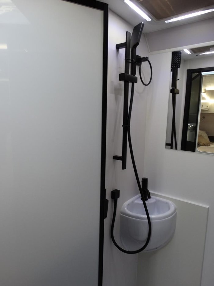 2025 JB Caravans Gator 18 Bunks