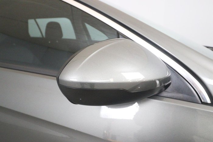 2019 Holden Commodore LT
