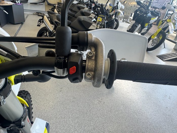 2025 HUSQVARNA FE250 WHITE