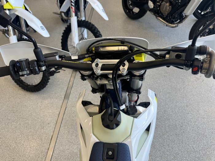 2025 HUSQVARNA FE250 WHITE