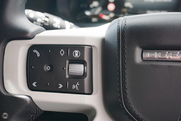 2023 Land Rover Defender 110 D300 X-Dynamic HSE