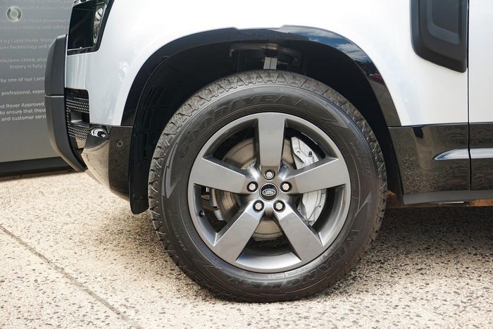 2023 Land Rover Defender 110 D300 X-Dynamic HSE