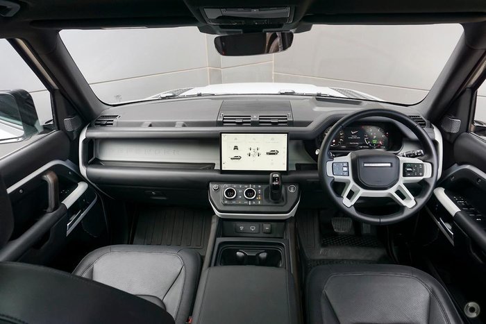 2023 Land Rover Defender 110 D300 X-Dynamic HSE