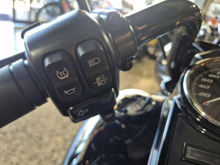 2025 Harley-Davidson Road King Special 114 (FLHRXS)