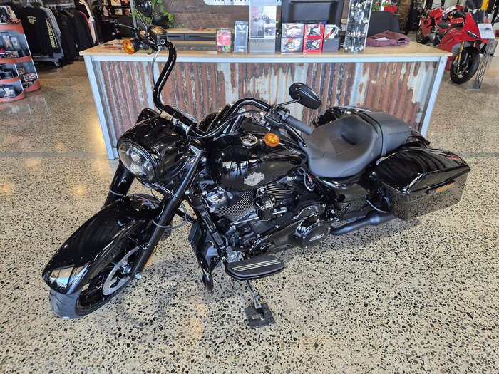 2025 Harley-Davidson Road King Special 114 (FLHRXS)
