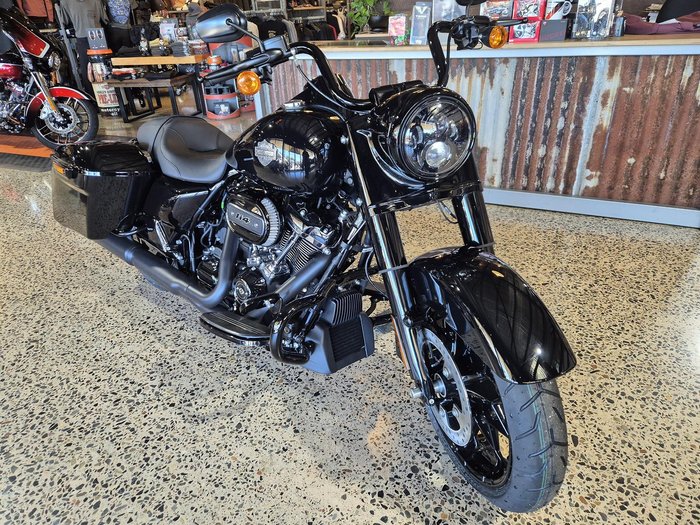 2025 Harley-Davidson Road King Special 114 (FLHRXS)