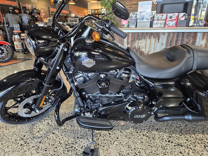 2025 Harley-Davidson Road King Special 114 (FLHRXS)